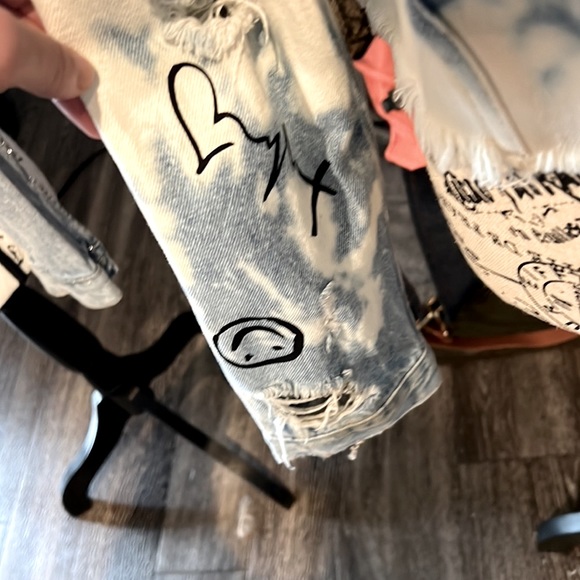 Custom semi graffiti distressed jean jacket - Picture 12 of 16